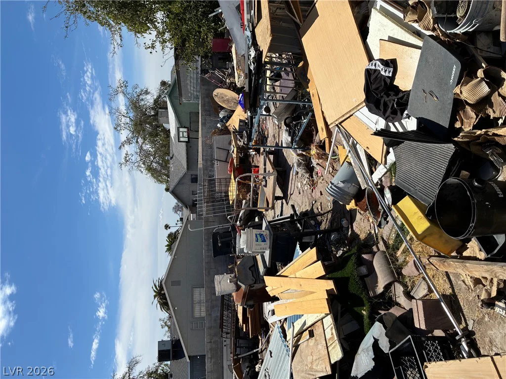 2744 Searles, Las Vegas, NV 89101