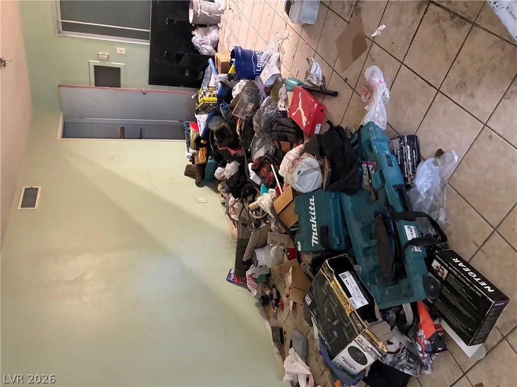2744 Searles, Las Vegas, NV 89101