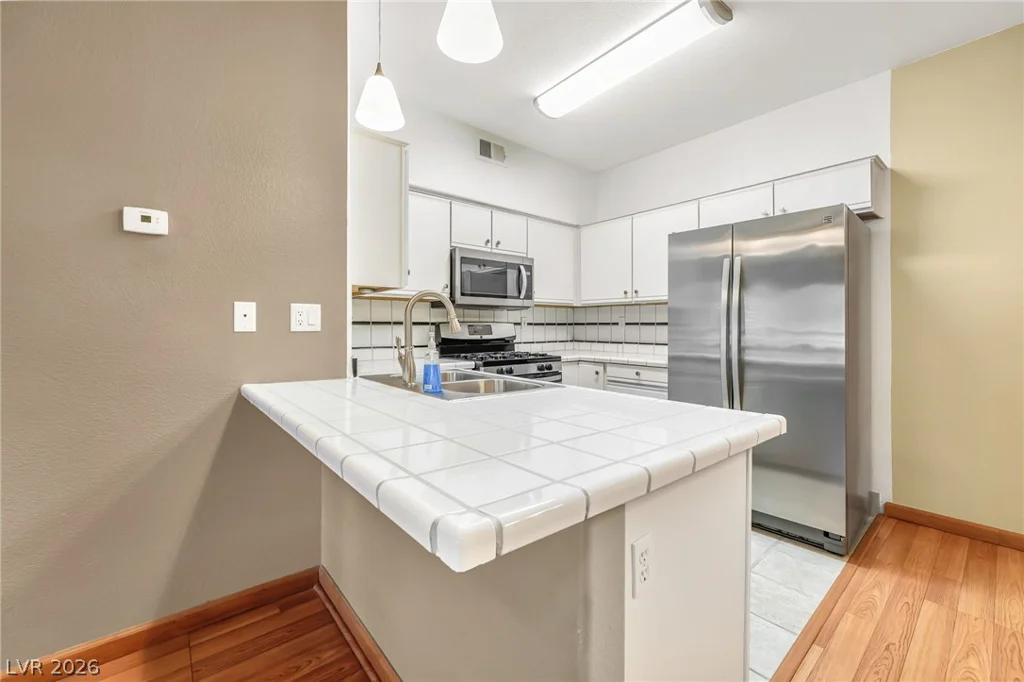 5751 Hacienda, Las Vegas, NV 89122