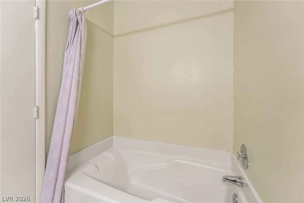 5751 Hacienda, Las Vegas, NV 89122