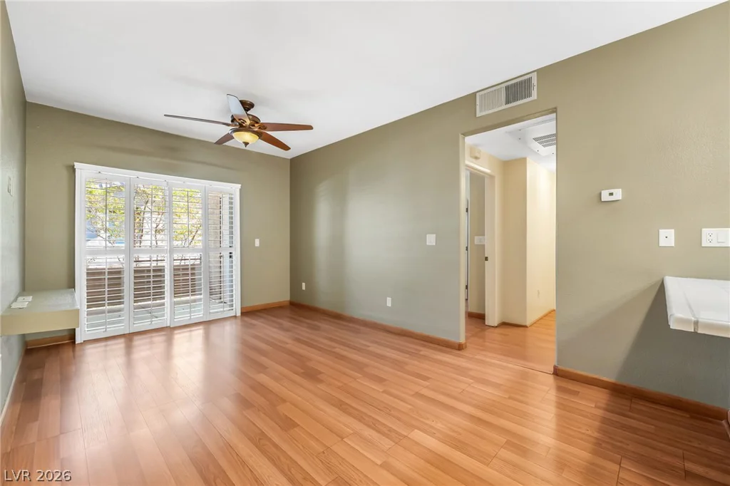5751 Hacienda, Las Vegas, NV 89122