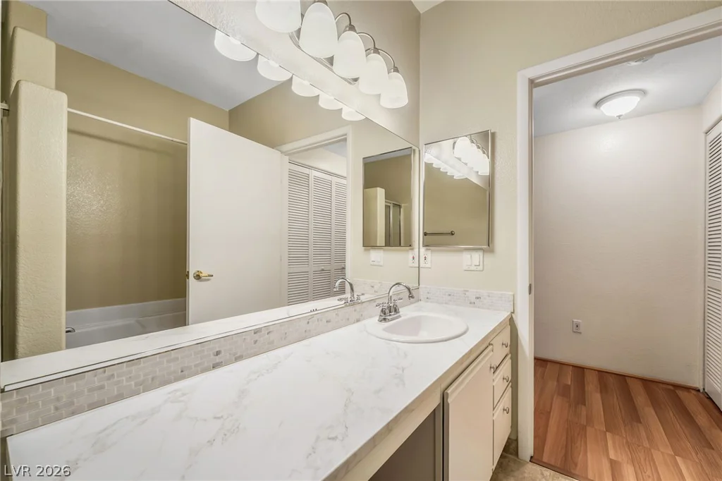 5751 Hacienda, Las Vegas, NV 89122