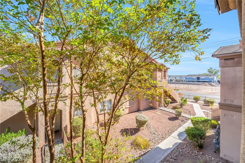 5751 Hacienda, Las Vegas, NV 89122