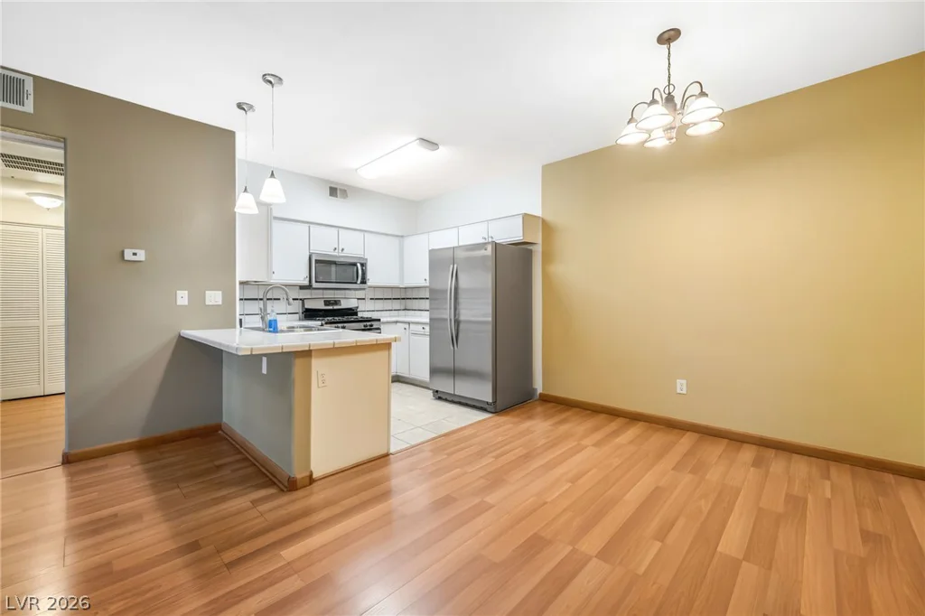 5751 Hacienda, Las Vegas, NV 89122