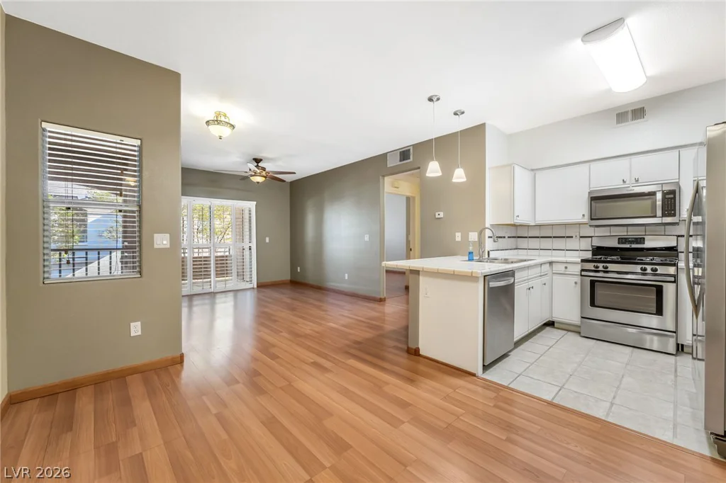 5751 Hacienda, Las Vegas, NV 89122