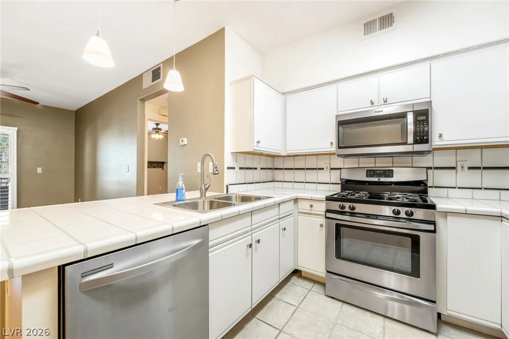 5751 Hacienda, Las Vegas, NV 89122