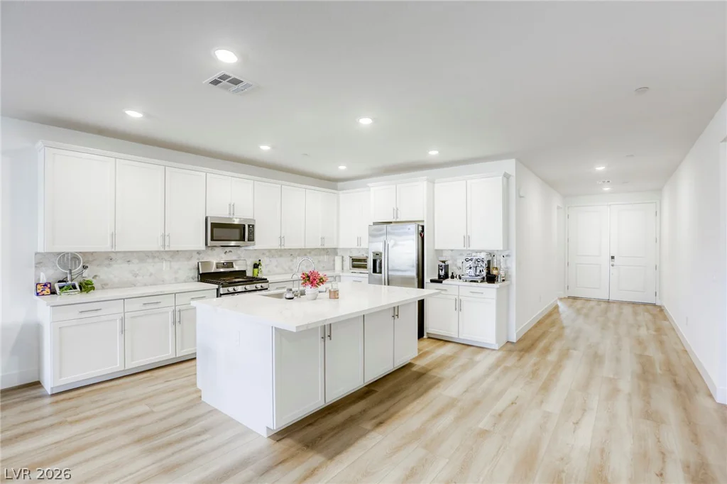 6104 Avery Pointe, Las Vegas, NV 89166