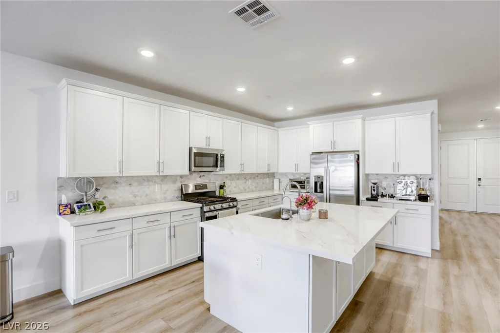6104 Avery Pointe, Las Vegas, NV 89166