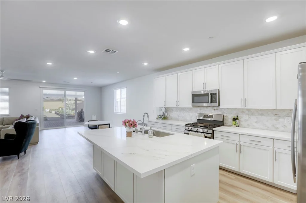 6104 Avery Pointe, Las Vegas, NV 89166