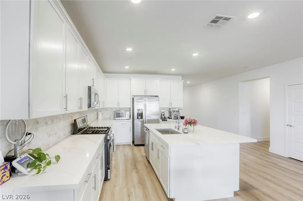 6104 Avery Pointe, Las Vegas, NV 89166