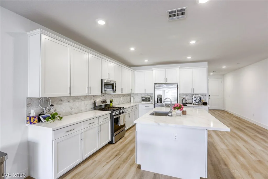 6104 Avery Pointe, Las Vegas, NV 89166