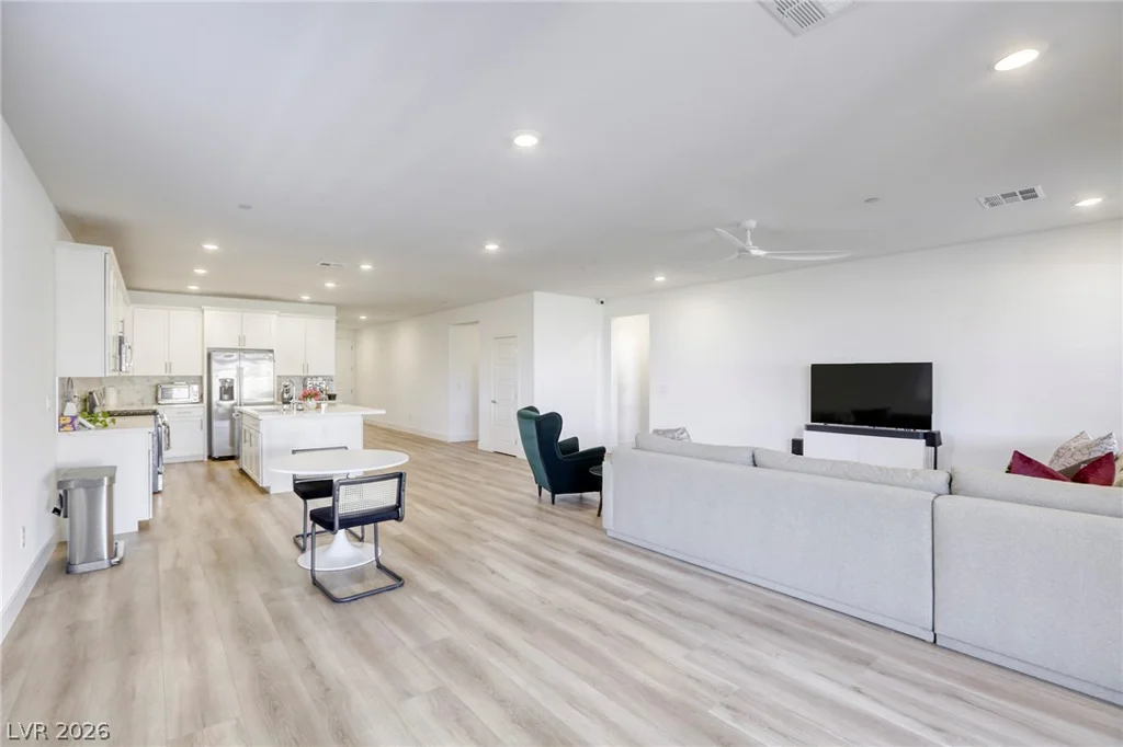 6104 Avery Pointe, Las Vegas, NV 89166