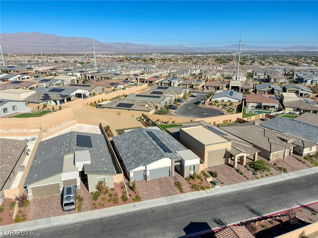 6104 Avery Pointe, Las Vegas, NV 89166