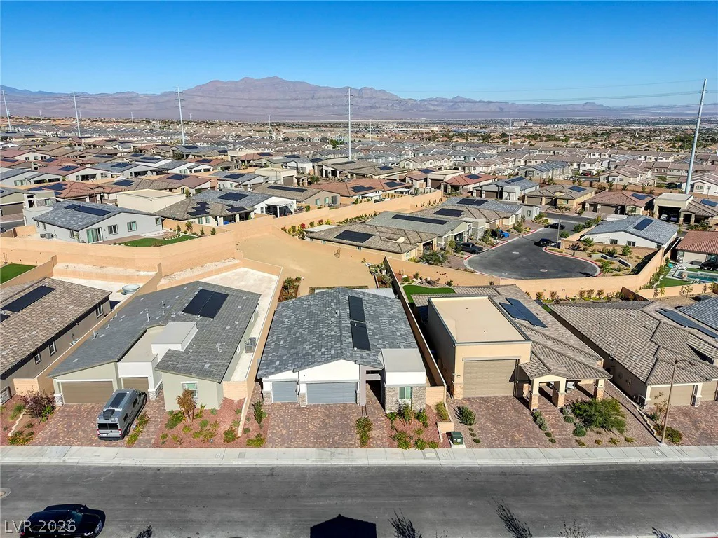 6104 Avery Pointe, Las Vegas, NV 89166