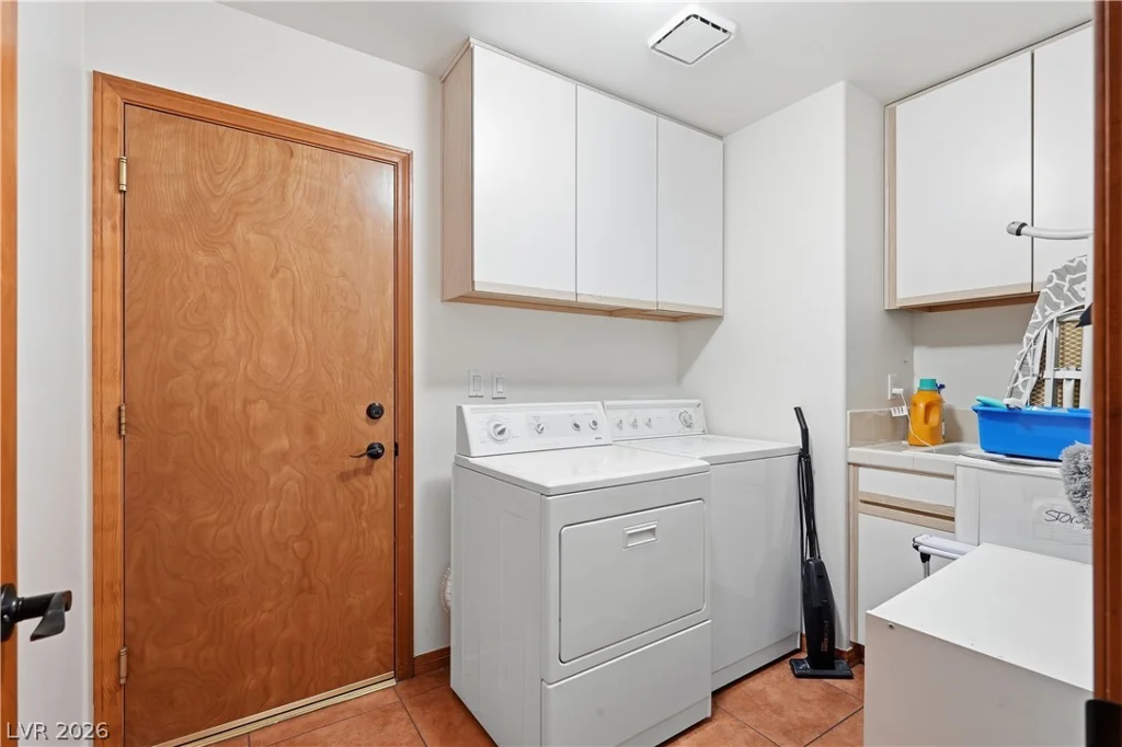 1842 Indian Bend, Henderson, NV 89074
