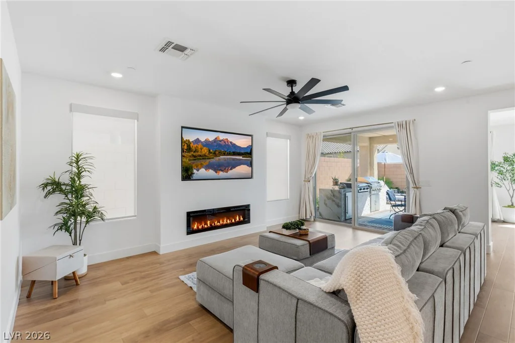 6490 Sandero Springs, Las Vegas, NV 89166
