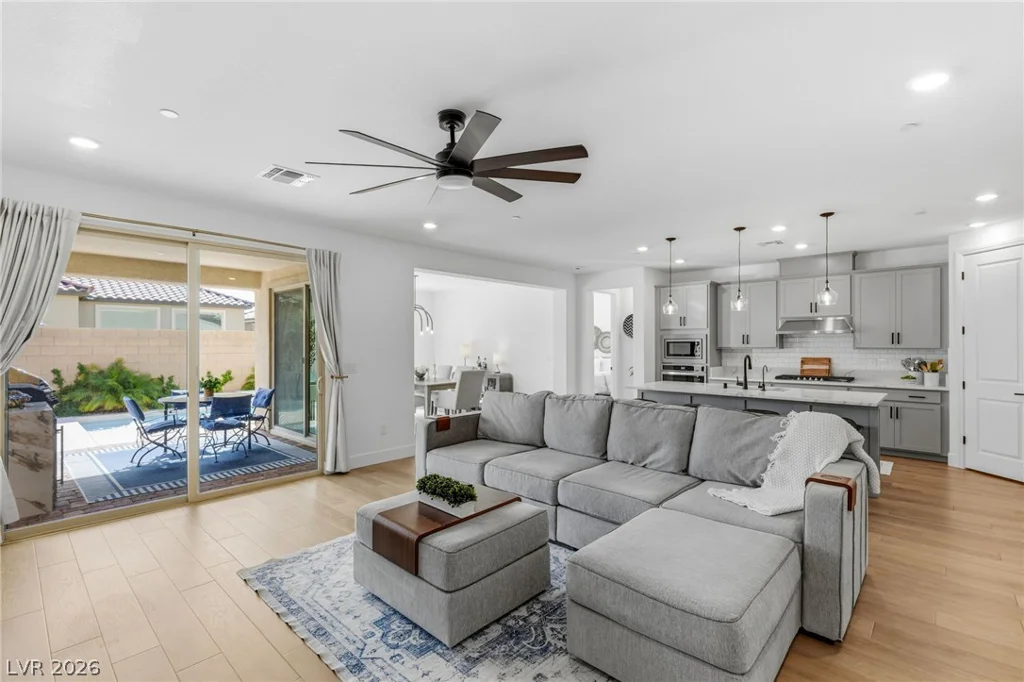 6490 Sandero Springs, Las Vegas, NV 89166