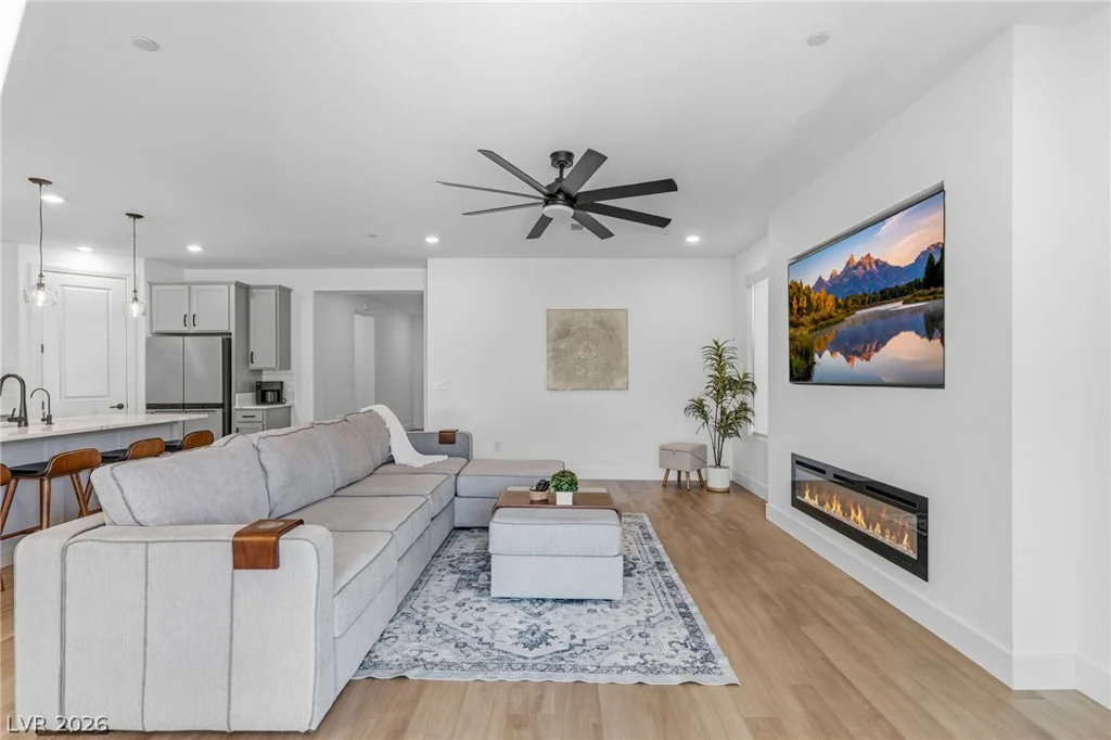 6490 Sandero Springs, Las Vegas, NV 89166