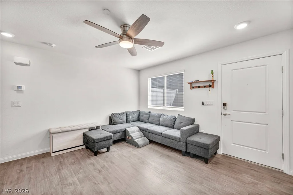 2742 Champagne Gold, North Las Vegas, NV 89086