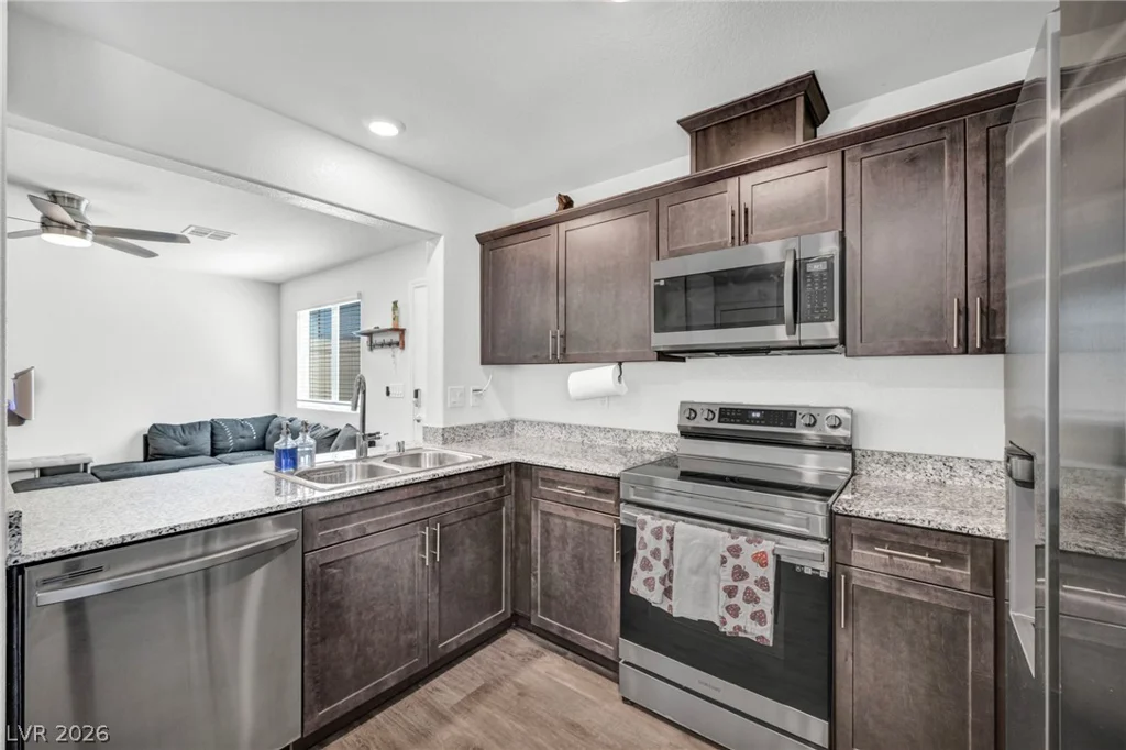 2742 Champagne Gold, North Las Vegas, NV 89086