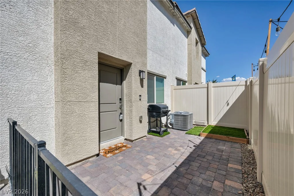 2742 Champagne Gold, North Las Vegas, NV 89086