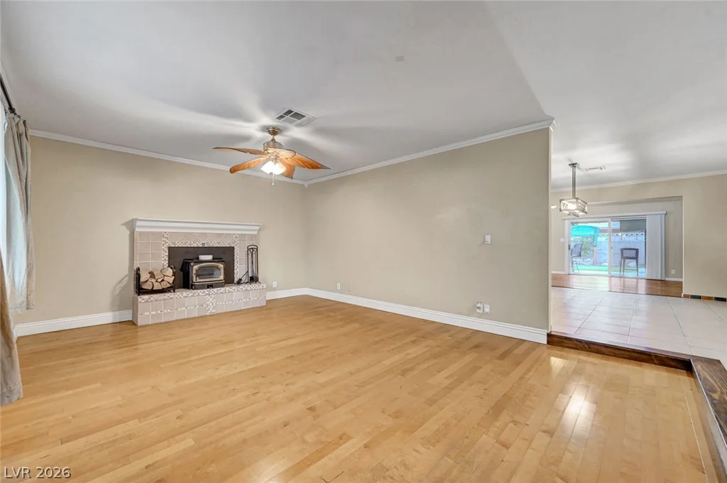 5817 Mary, Las Vegas, NV 89108