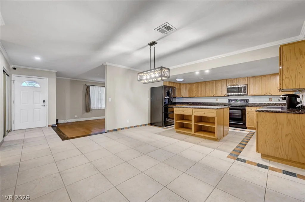 5817 Mary, Las Vegas, NV 89108