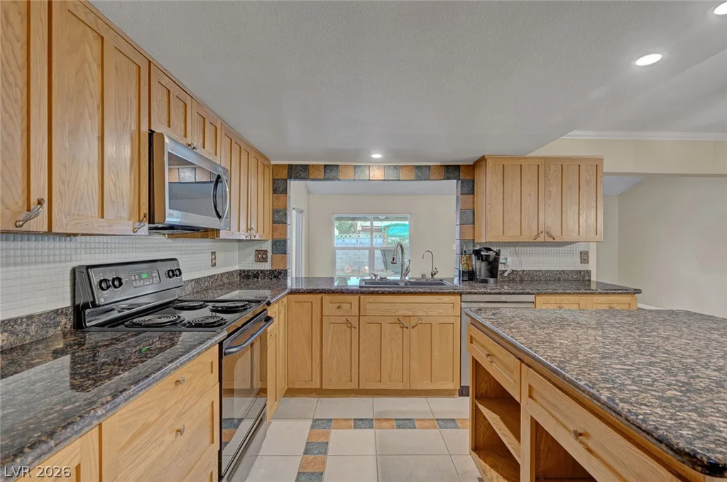 5817 Mary, Las Vegas, NV 89108