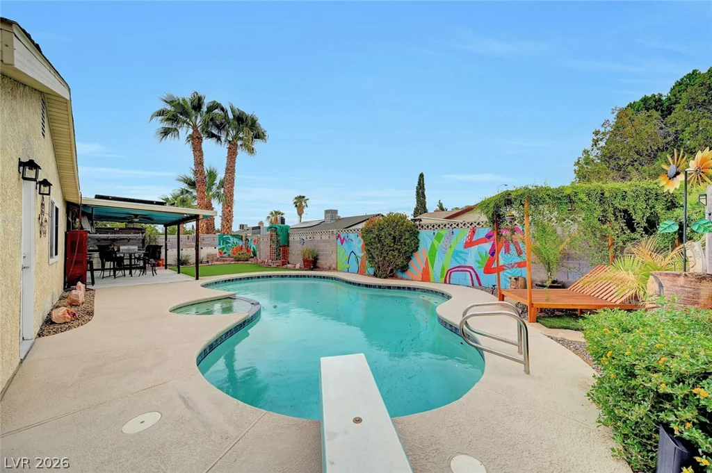 5817 Mary, Las Vegas, NV 89108
