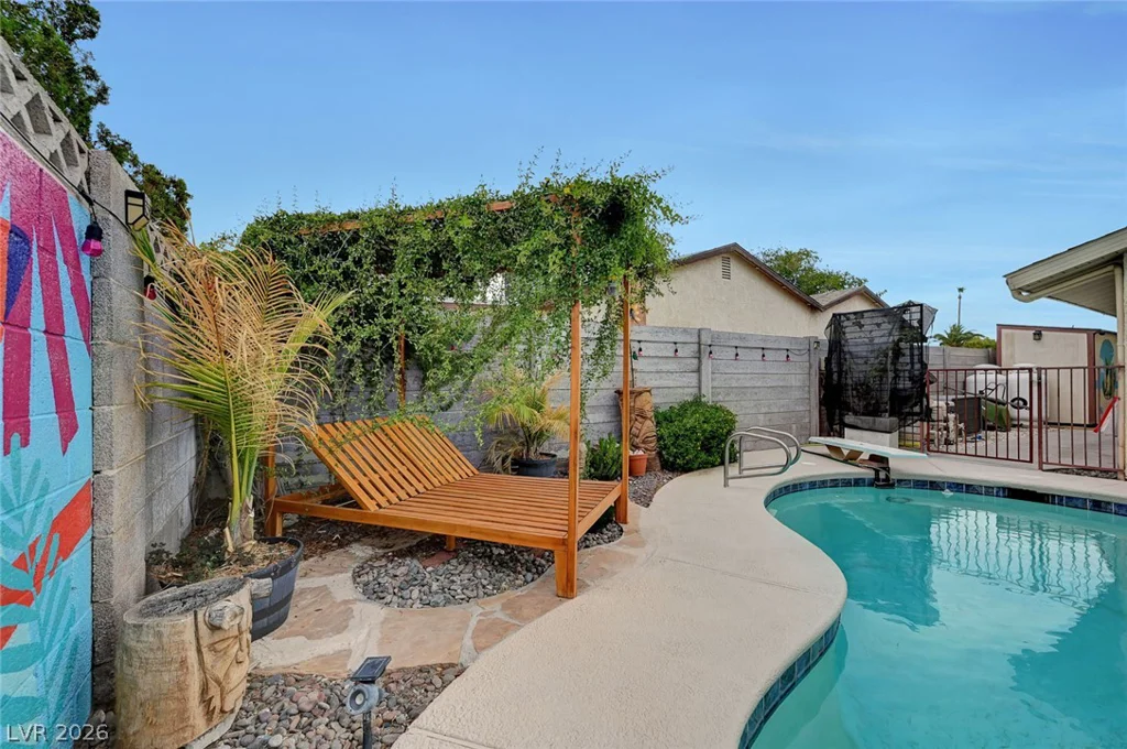 5817 Mary, Las Vegas, NV 89108