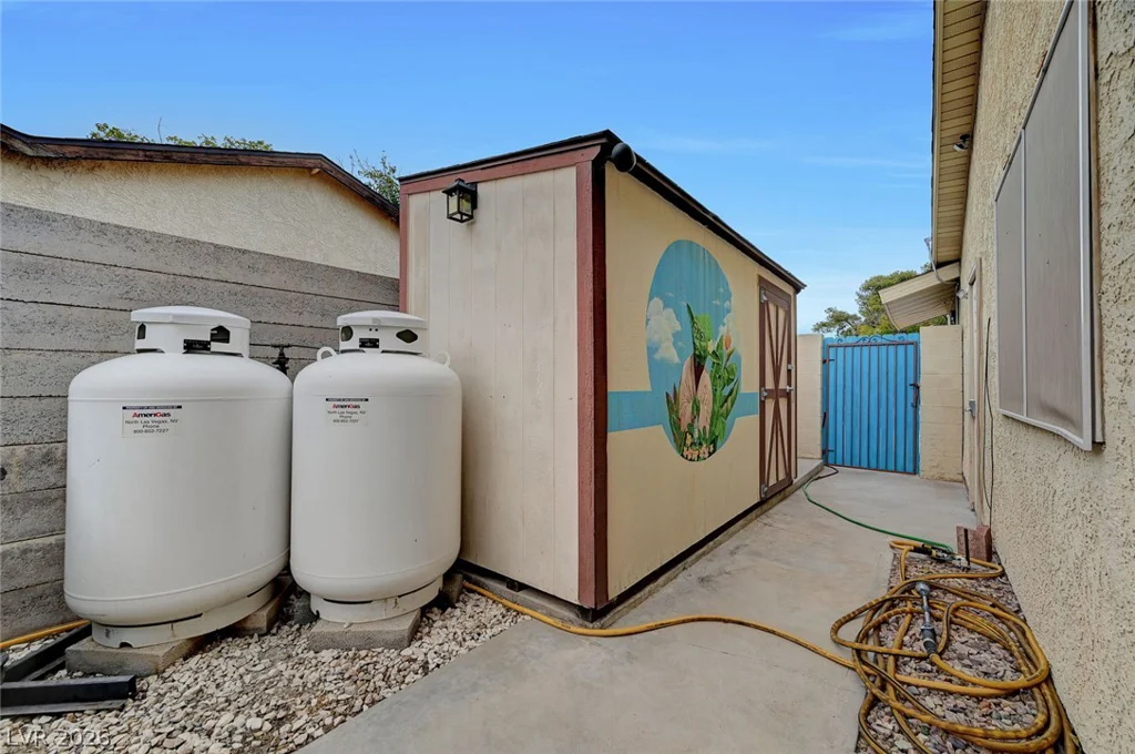 5817 Mary, Las Vegas, NV 89108