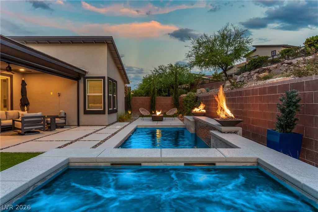 9707 Starlight Ridge, Las Vegas, NV 89148