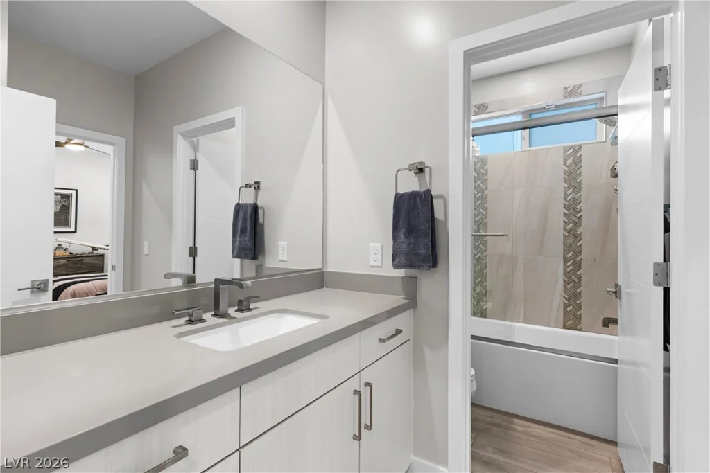 9707 Starlight Ridge, Las Vegas, NV 89148