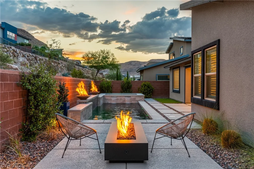 9707 Starlight Ridge, Las Vegas, NV 89148
