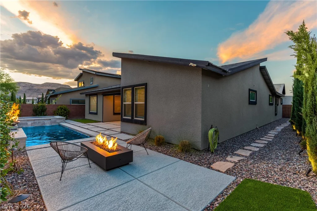 9707 Starlight Ridge, Las Vegas, NV 89148
