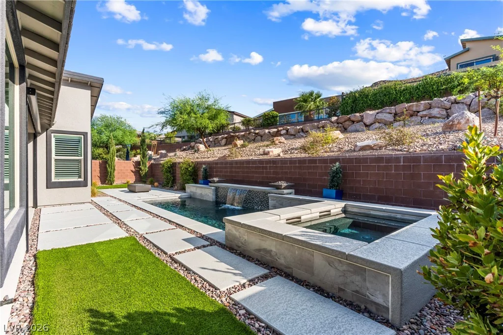 9707 Starlight Ridge, Las Vegas, NV 89148