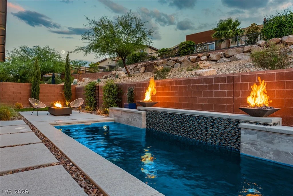 9707 Starlight Ridge, Las Vegas, NV 89148