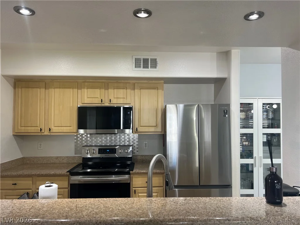 8000 Badura, Las Vegas, NV 89113