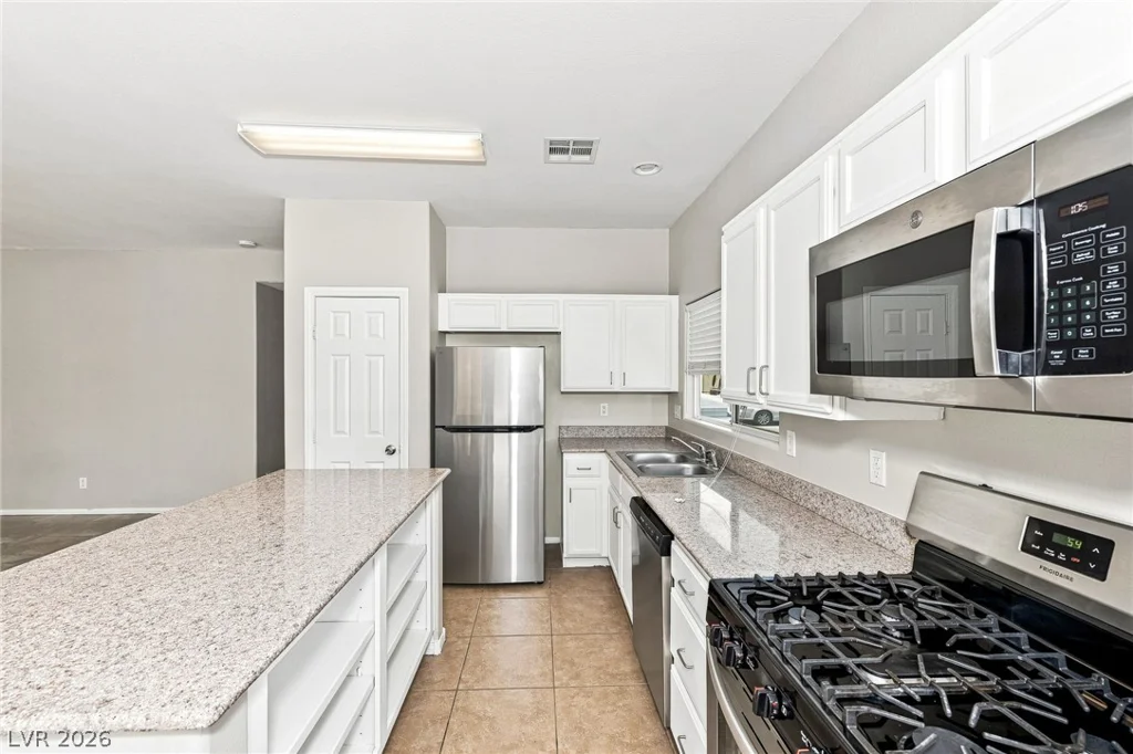6020 Gum Springs, North Las Vegas, NV 89081