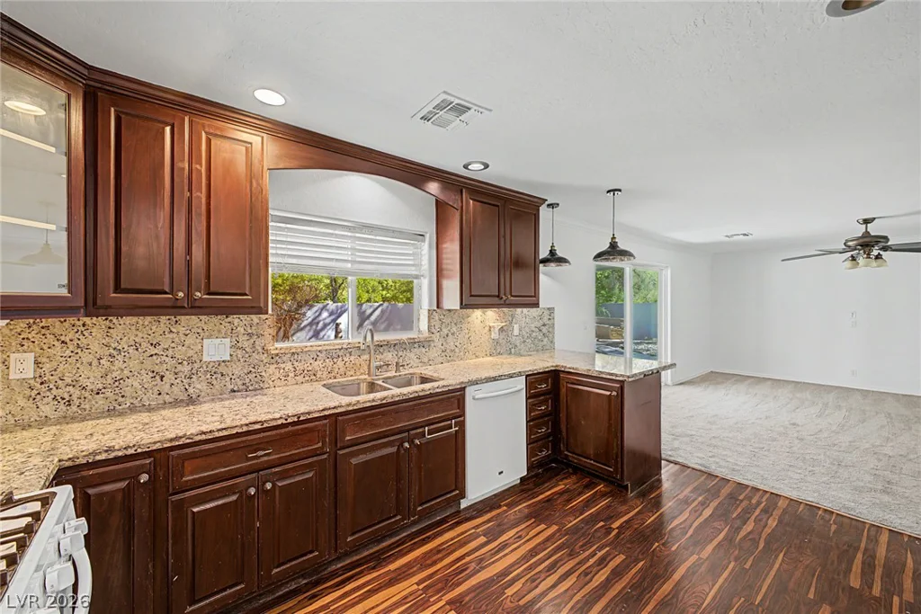 6500 Wild Horse, Las Vegas, NV 89108