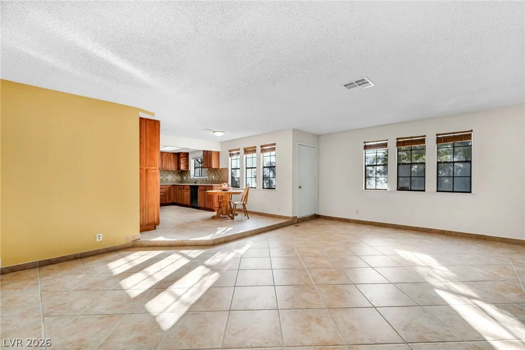 3923 Landsdown, Las Vegas, NV 89121