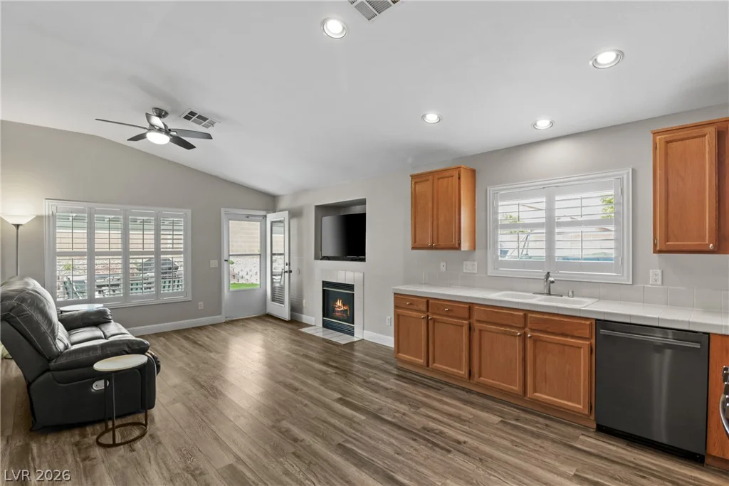 9166 Riding Heights, Las Vegas, NV 89147