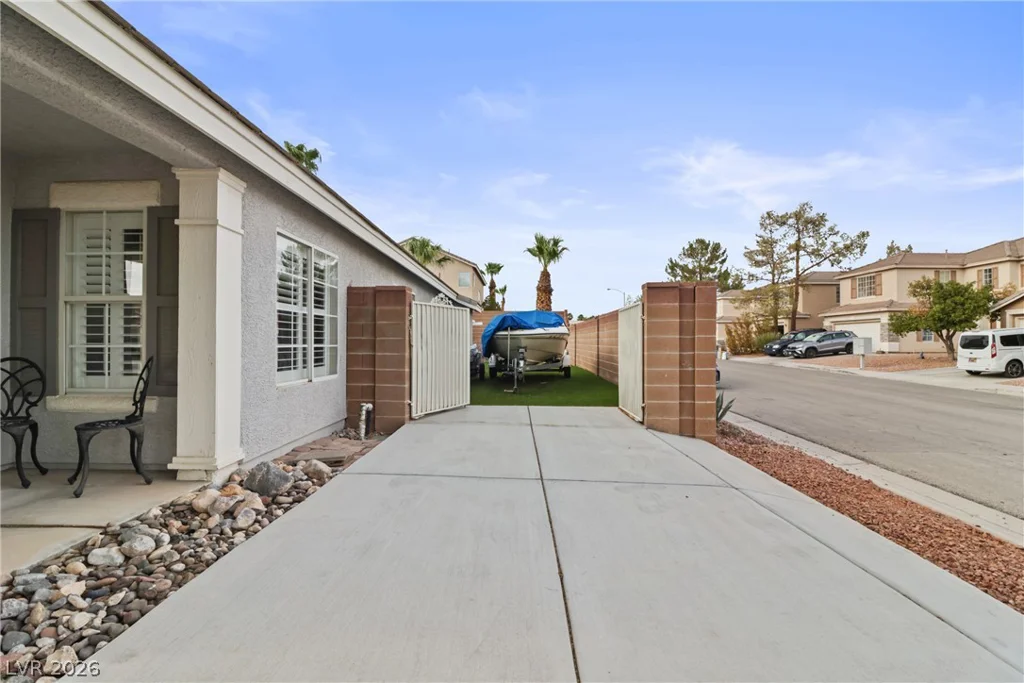 9166 Riding Heights, Las Vegas, NV 89147