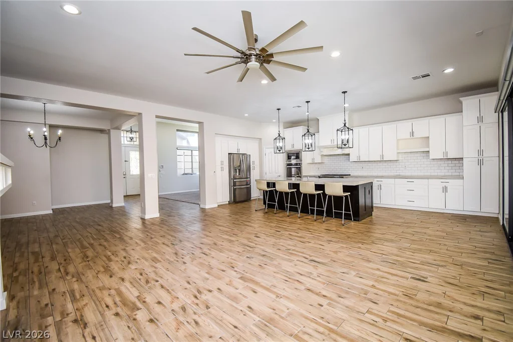 8512 Stardance, Las Vegas, NV 89143