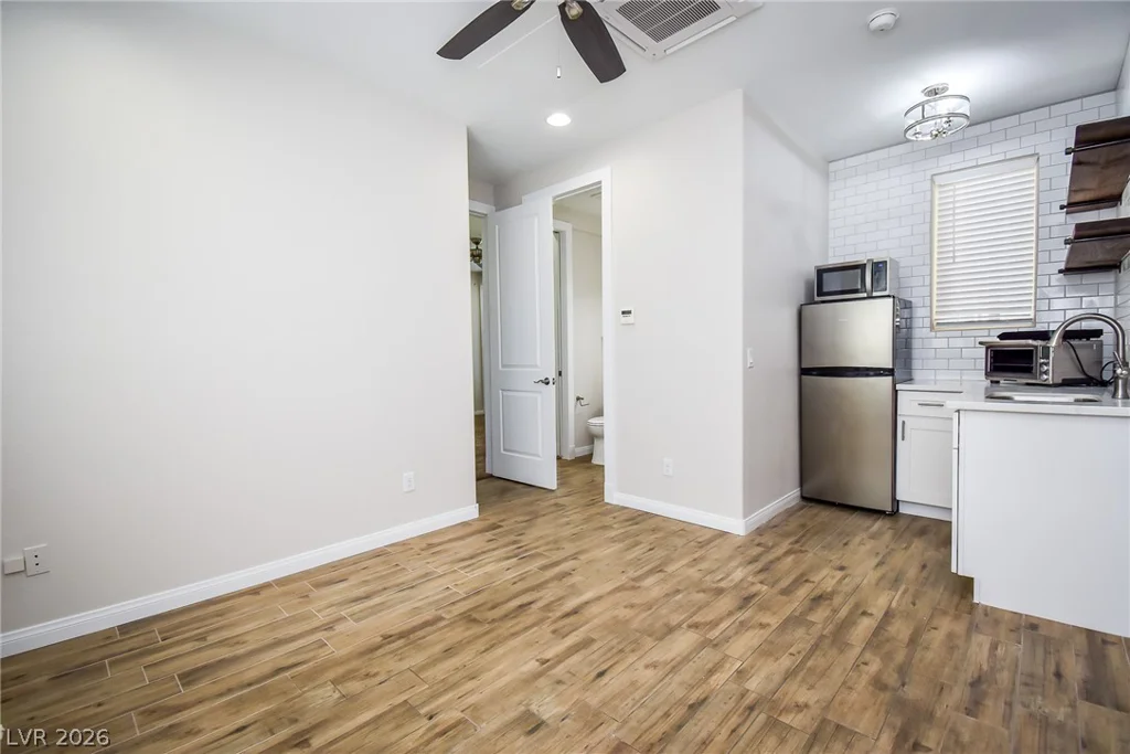 8512 Stardance, Las Vegas, NV 89143