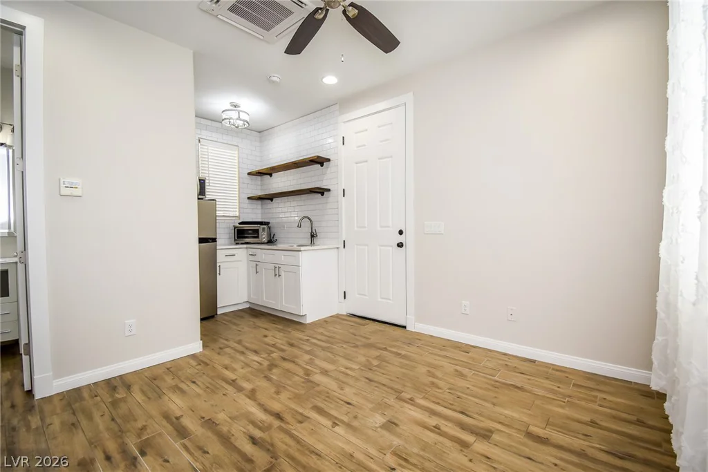 8512 Stardance, Las Vegas, NV 89143