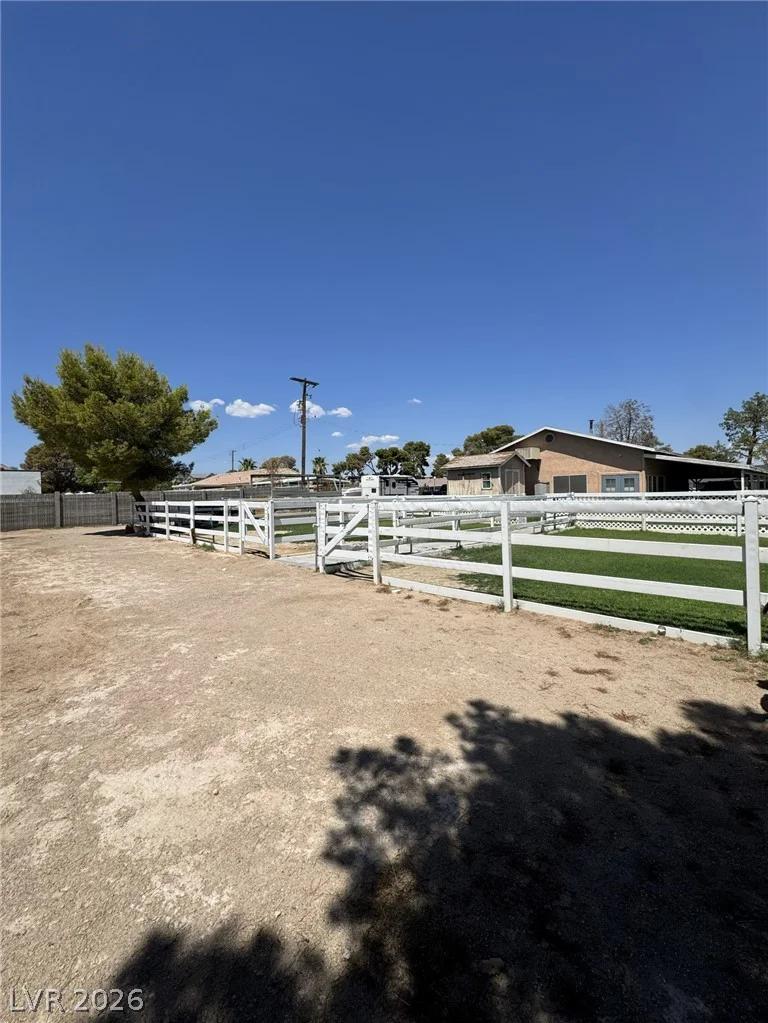 167 Robindale, Las Vegas, NV 89123