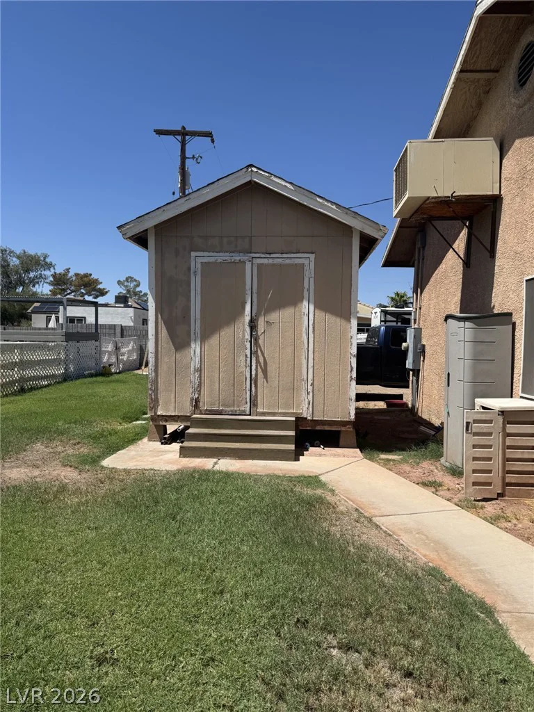 167 Robindale, Las Vegas, NV 89123