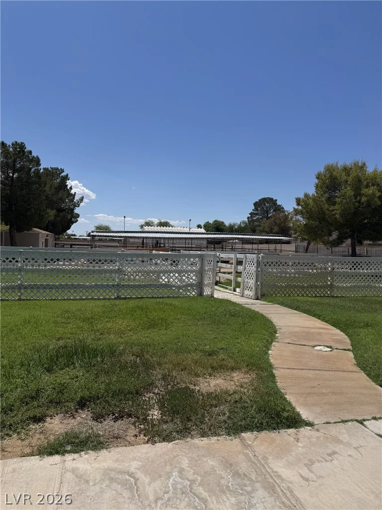 167 Robindale, Las Vegas, NV 89123
