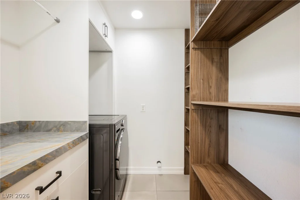 4521 Exposition, Las Vegas, NV 89102